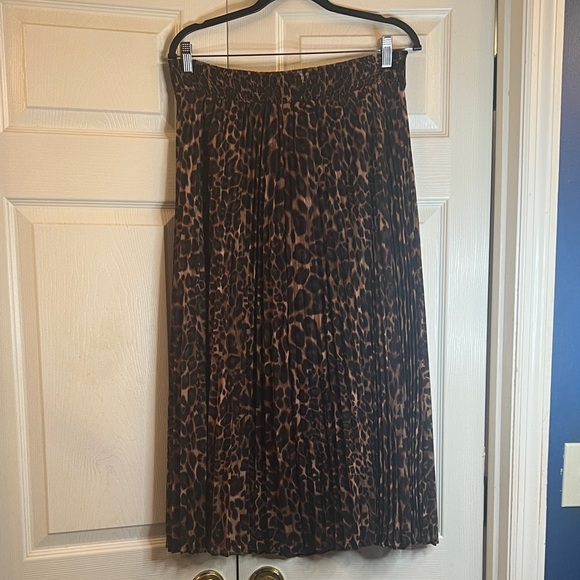 White House Black Market Animal Print Maxi Skirt. - Picture 2 of 12